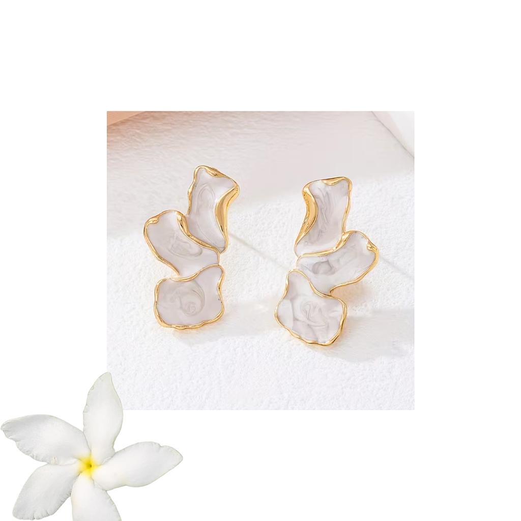 BOUCLES D’OREILLES PLAQUÉES